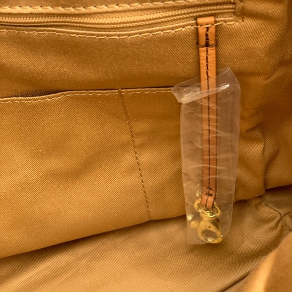 Cream Fossil Bag - Picture 5 of 8